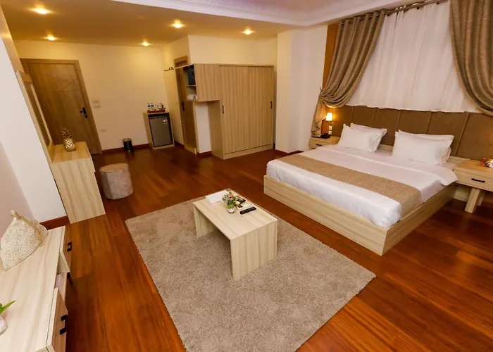 Pyramid Edge Hotel & Exclusive Pyramids View Rooftop
