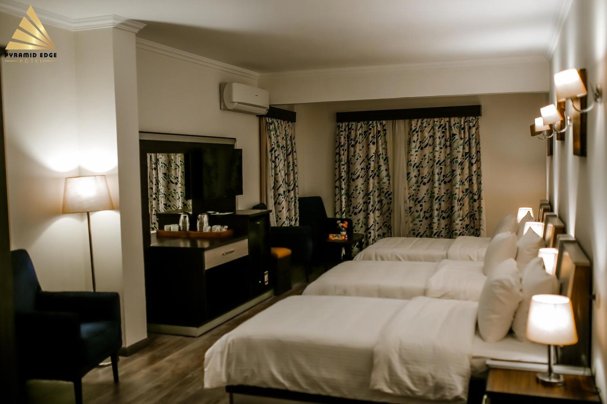 Pyramid Edge & Exclusive Pyramids View Rooftop 3* Kafret el-Gabal